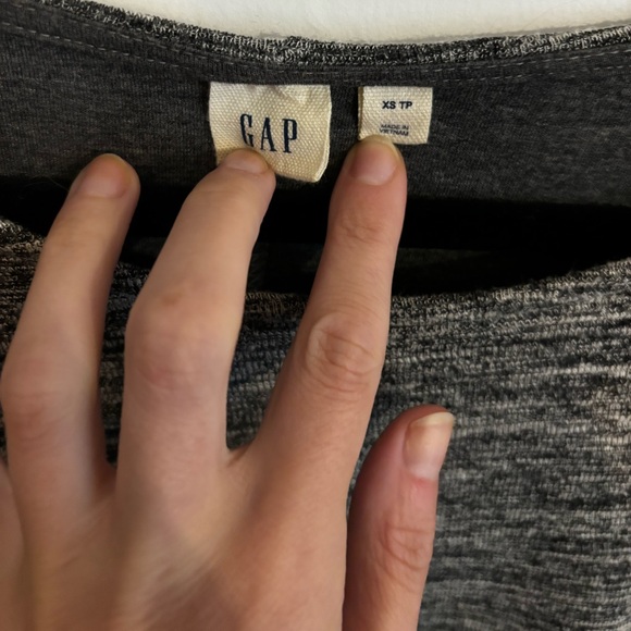 Gap heaven fleece knit sweater dress with zip pockets - Picture 3 of 3